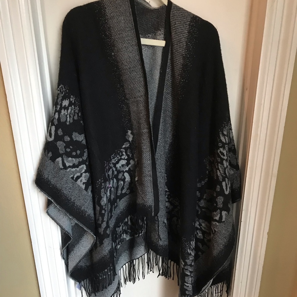 Reversible Shaw. One size